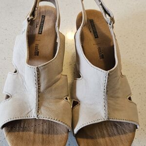 Clarks Women's Cream Leather Sandals